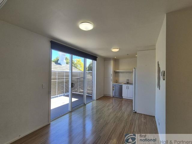 Bright and spacious 1 bedroom apartment