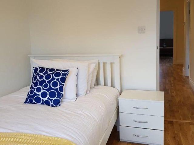 Bright and Spacious 2 Bedroom Apartment