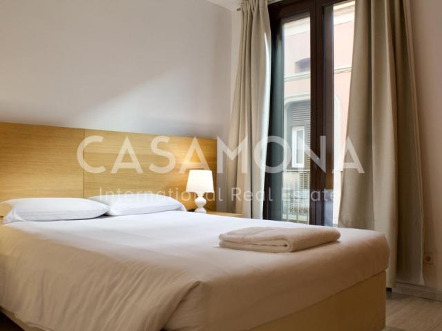 Bright and Spacious 2 Bedroom Apartment next to Plaza Reial