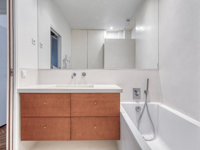 Bright and Spacious 3 Bedroom Apartment in Paris, Paris Amsterdam Apartments for Rent
