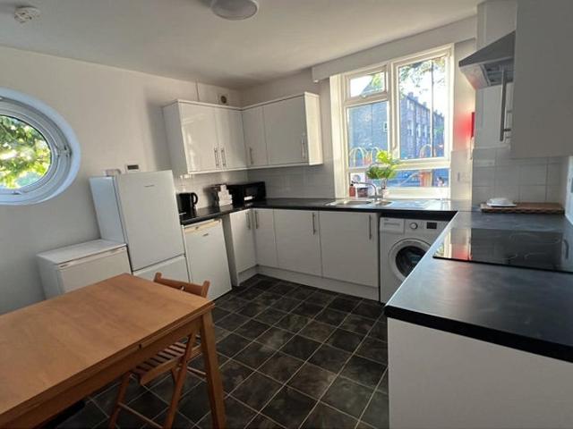 Bright and spacious 4 bedroom flat, brand new
