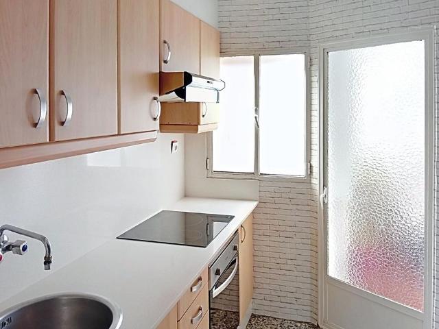 Bright and Spacious 4 Bedroom Flat in Canals 36 Calle Diputación – Your New Home, Ready to Move Into!
