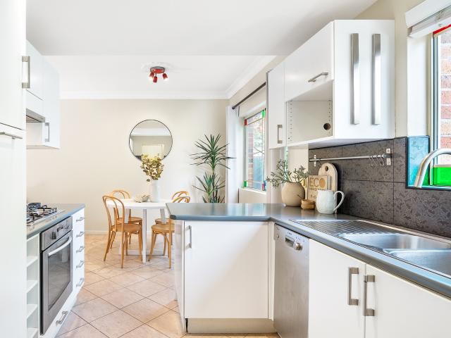 Bright and Well Designed Townhouse In Picturesque Pocket Near Marrickville Golf Course
