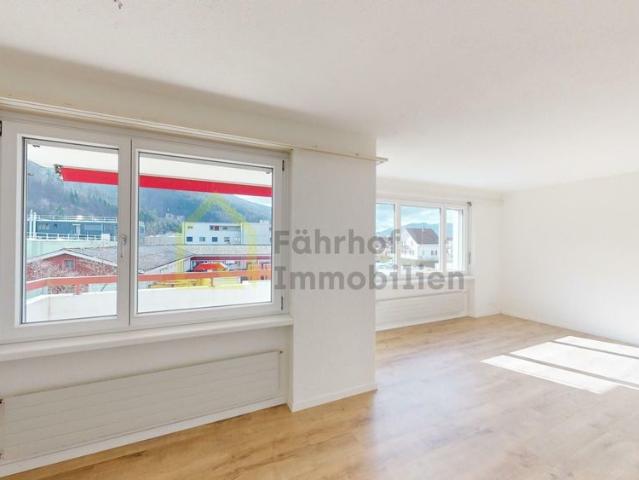 Bright and well maintained 4.5 room apartment in a central location