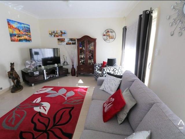 Bright and Well Maintained Long Jetty Residence with Convenient Local Access