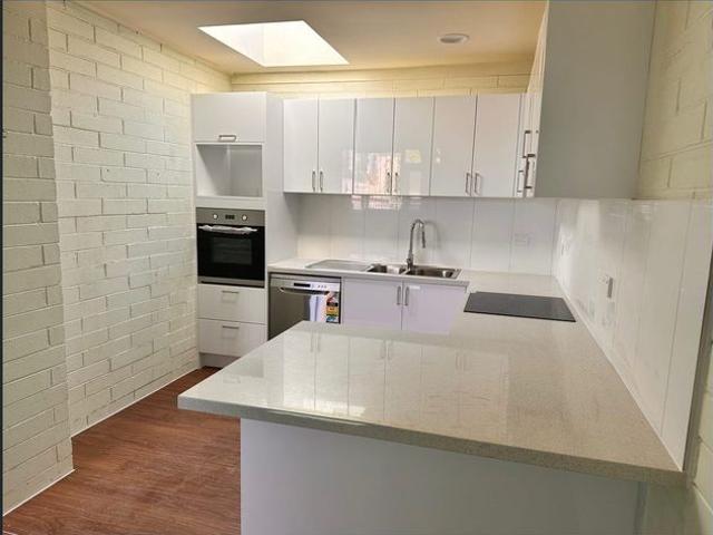 Bright & Airy 2 Bedroom Unit on Marine Parade