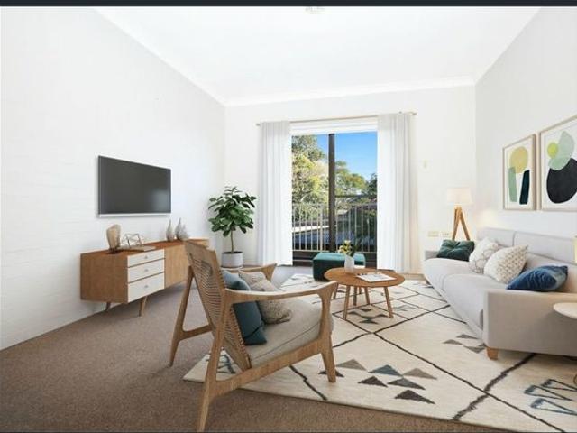 Bright & Airy Unit in Convenient North Wollongong Location