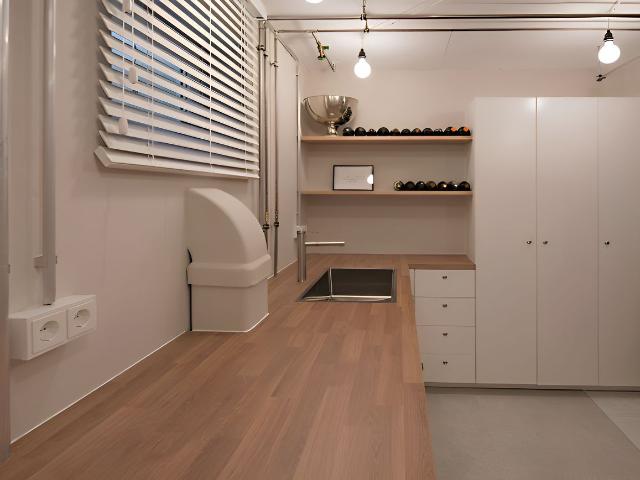 Bright, Airy & Spacious Attic Apartment Duisburg, Duisburg Amsterdam Apartments for Rent