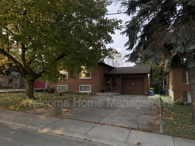 Bright & All Inclusive Living in a Desirable Neighbourhood