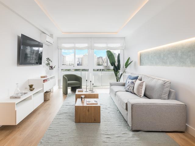 Bright apartment near the Cuatro Torres