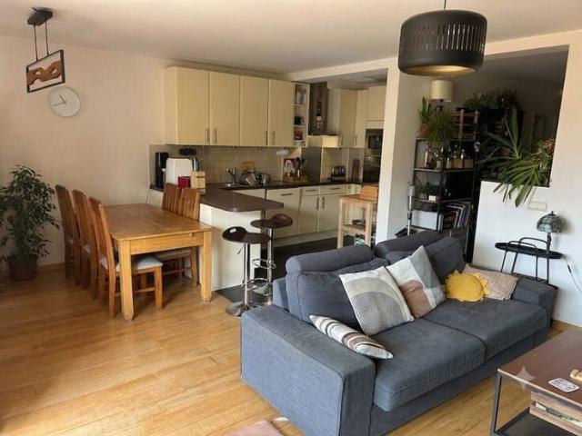 Bright apartment on the 1st floor of a small, recent buildin