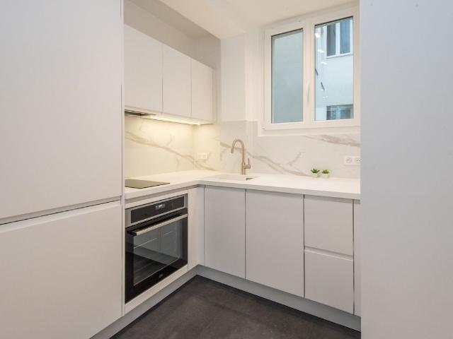 Bright Apartment At Saint Martin, Paris Amsterdam Apartments for Rent