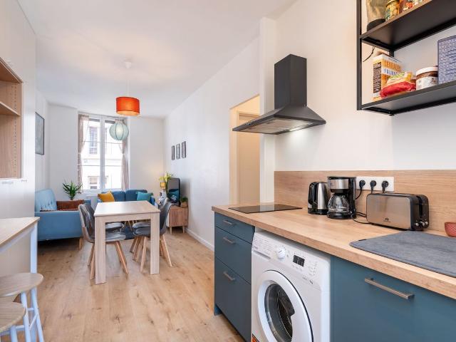 Bright apartment Croix Rousse, Lyon Amsterdam Apartments for Rent