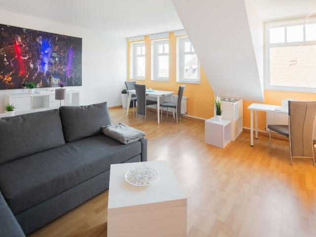 Bright apartment in Mockau Süd with good transport connections, Leipzig Amsterdam Apartments for Rent