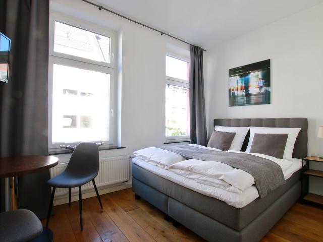 Bright apartment in the heart of Cologne, Koln Amsterdam Apartments for Rent
