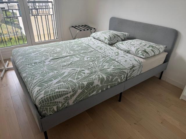 Bright apartment with 2 bedrooms · Parking · 5 minutes from metro line 14 · Balcony