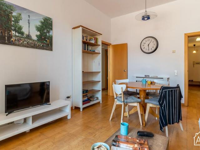 Bright Apartment with a Terrace on Las Ramblas