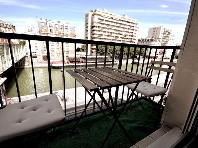 Bright apartment with balcony and view of the Ourcq Canal, Paris Amsterdam Apartments for Rent