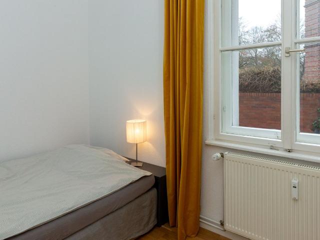 Bright Apartment with Balcony in Weißensee, Berlin Amsterdam Apartments for Rent