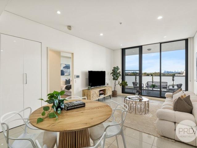 Bright Apartment With Breath Taking Views To Sydney's Iconic Harbour Bridge