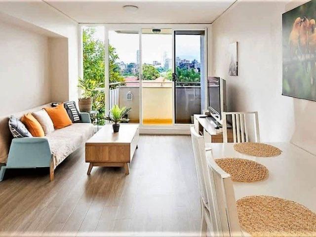 Bright apartment with fabulous views