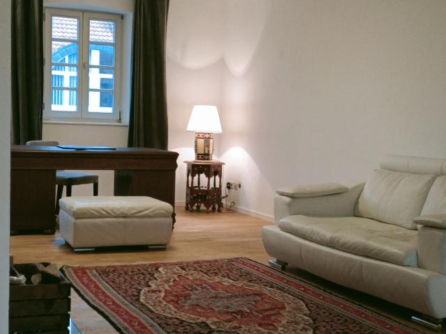 Bright apartment with fireplace and parquet flooring, Koln Amsterdam Apartments for Rent