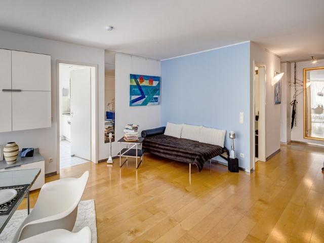 Bright Apartment with Large Balcony Facing a Quiet Courtyard