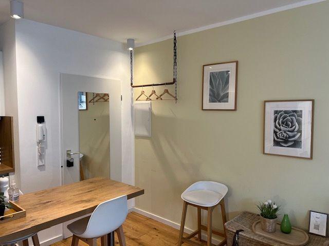 Bright apartment with parking lot in nice, lively area, Dusseldorf Amsterdam Apartments for Rent