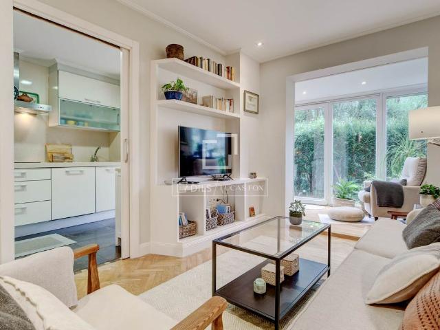 Bright apartment with terrace and parking for rent in San Sebastián