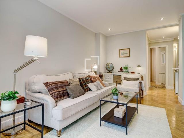 Bright apartment with terrace and parking for rent in San Sebastián