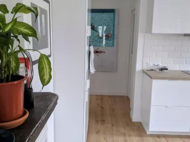 Bright apartment 47 m2 Batignoles, Paris Amsterdam Apartments for Rent