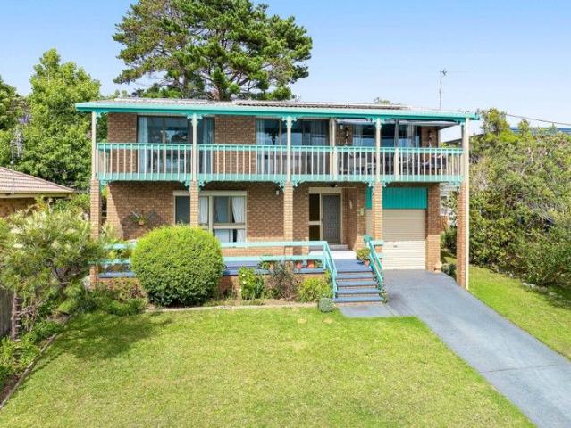 Split Level Home on an Effortless Block