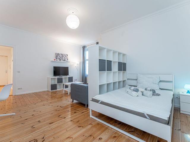 Bright & beautiful loft in vibrant neighbourhood, Berlin Amsterdam Apartments for Rent