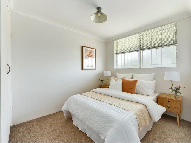 Bright, Breezy & Move In Ready in Gordon Park