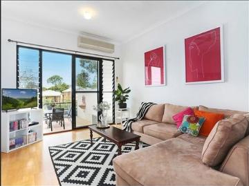 Bright, Breezy, North Facing Ironside Terrace Home