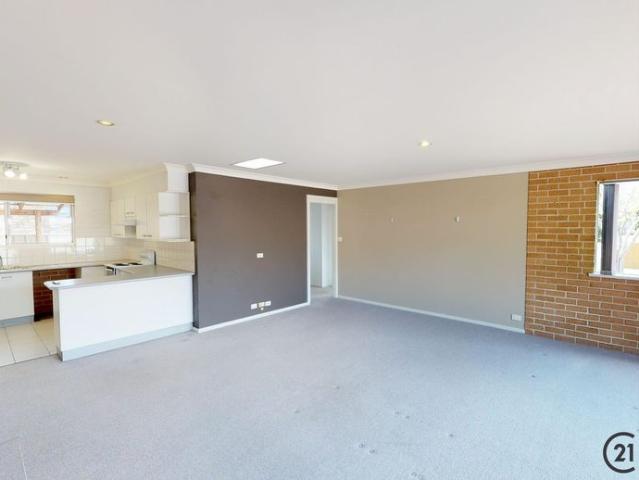 Bright & Breezy 2 Bedroom Duplex in Prime Salamander Bay Location