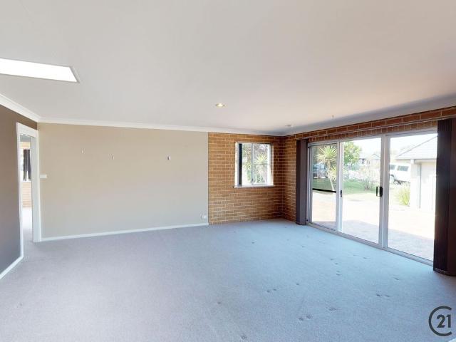 Bright & Breezy 2 Bedroom Duplex in Prime Salamander Bay Location