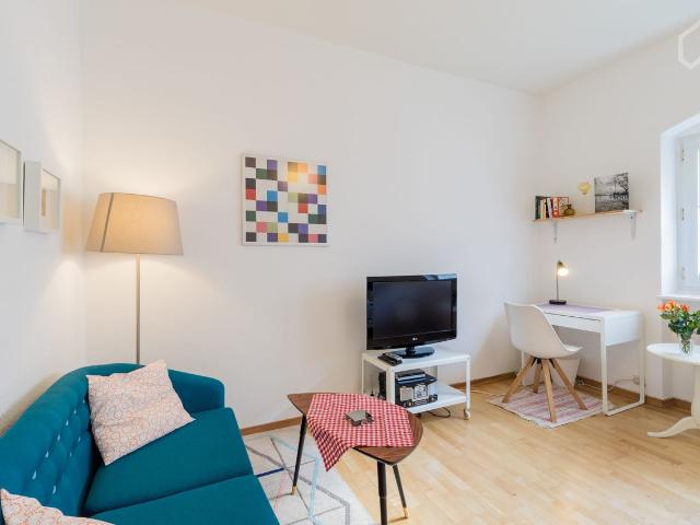 Bright & gorgeous home close to Olympia Stadion, Berlin Amsterdam Apartments for Rent
