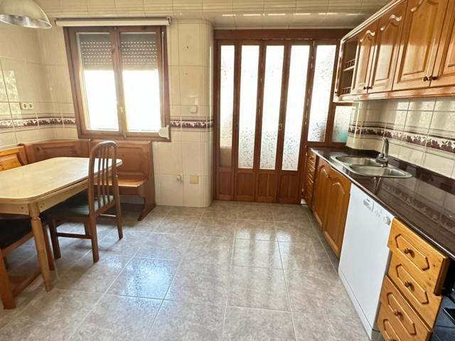 Bright double bedroom in Alicante close to Alacant Terminal train station