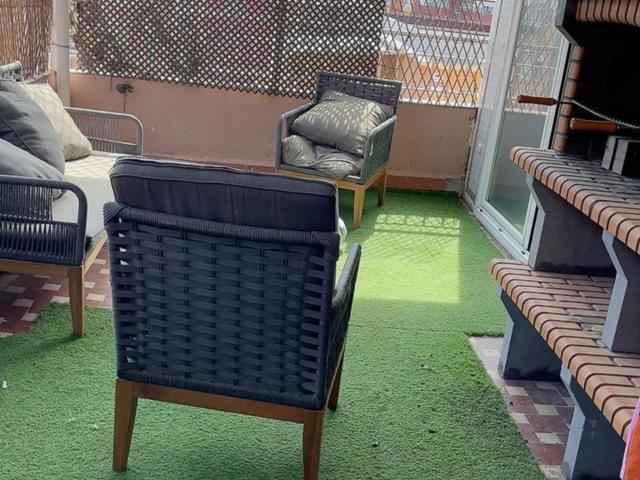 Bright double bedroom in apartment with spacious outdoor area well connected to Barcelona city center