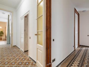 Bright double bedroom in Gothic Quarter