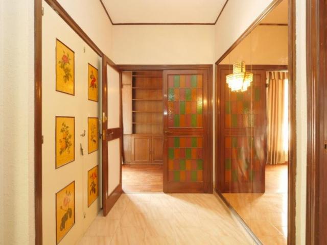 Bright double bedroom in Les Corts de Sarrià