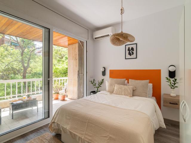 Bright double bedroom in Sant Antoni
