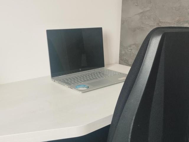 Bright double room with private bathroom and A/C, within walking distance of UPC