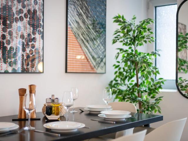 BRIGHT: Design Suite L City Center | Kitchen, Dortmund Amsterdam Apartments for Rent