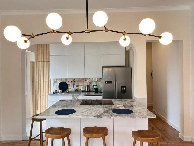 Bright duplex 4 bedroom 5 mins to beach