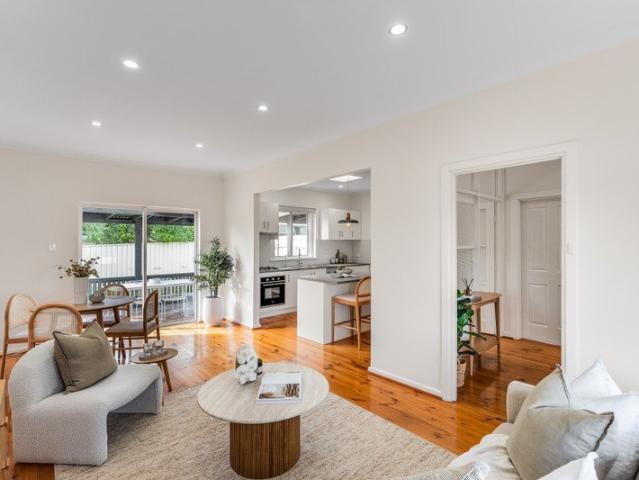 Bright, Easy Living in a Brilliantly Connected Location