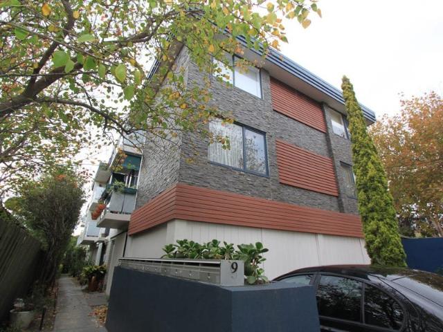 Bright Elwood Apartment with Balcony & Lock Up Garage