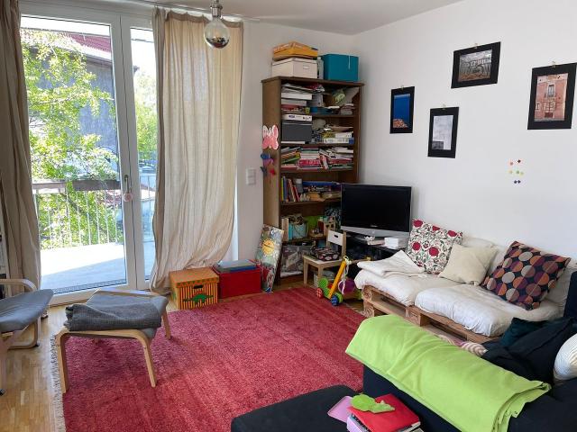 Bright family apartment with two home office workstations, Berlin Amsterdam Apartments for Rent