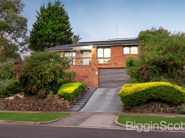 Bright Family Home in East Doncaster Secondary Zone